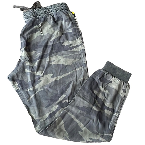 Splendid - Camo Joggers - Picture 4 of 4